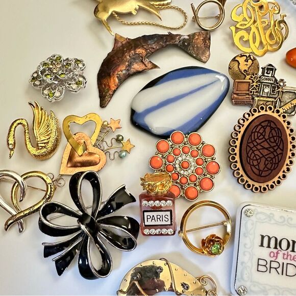 Grandmas old new Brooches Pins - lot bundle - Picture 2 of 6